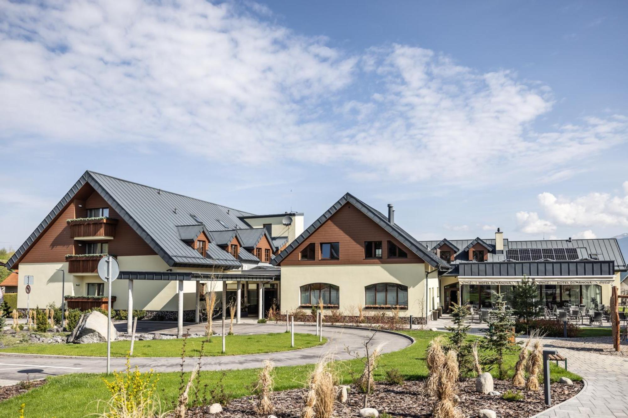 Liptovský Mikuláš Hotel Demaenova **** מראה חיצוני תמונה